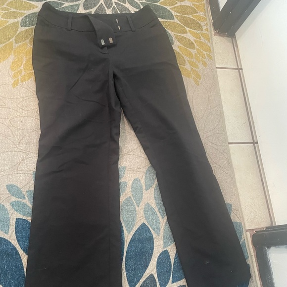 Mossimo Black dress pants with 4 pockets, and zipper clasp and button closure. - Picture 3 of 9